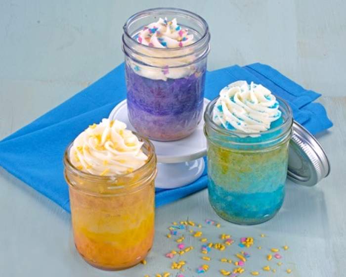 Ombre Cakes in a Jar