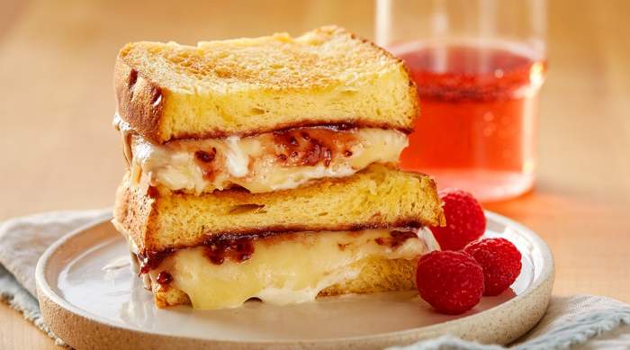 Raspberry-Fontina Grilled Cheese