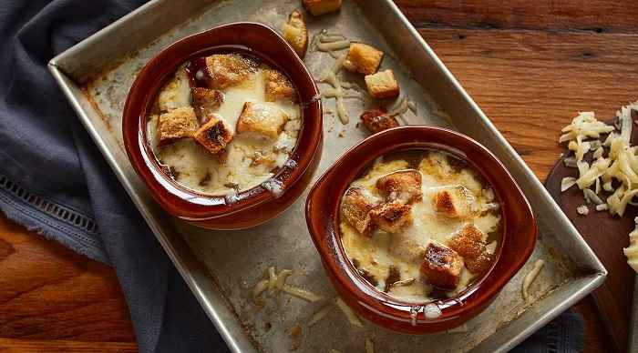 Wisconsin-Style French Onion Soup