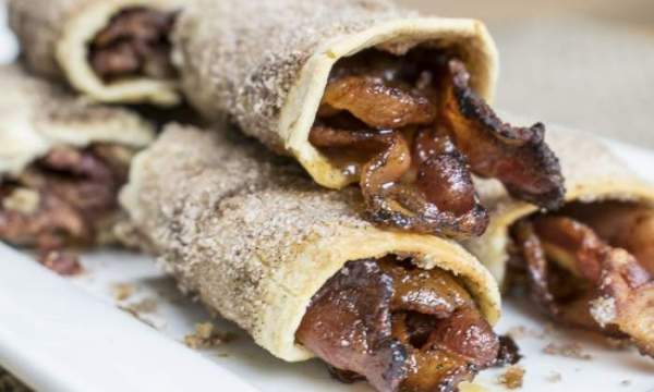 Sticky Cinnamon Bacon Roll-Uprs recipe