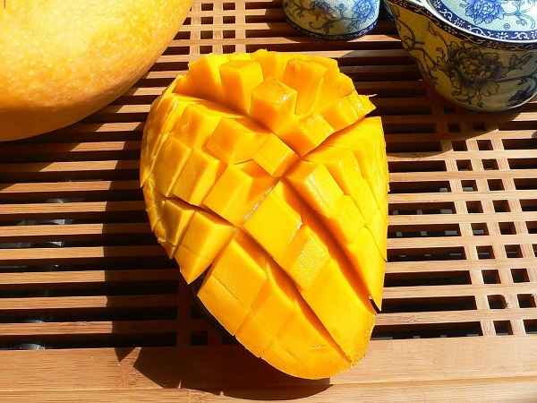 Mangoes with Cream recipe