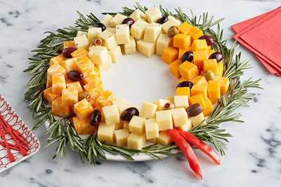Easy Cheese Wreath recipe