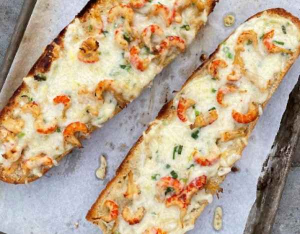 Cheesy Garlic Crawfish Bread recipe