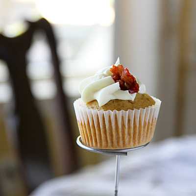 Maple Browned Butter Bacon Cupcakes