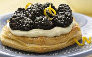 Blackberry Cheesecake Dessert