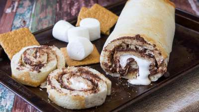 S'mores Pizza Roll-Up