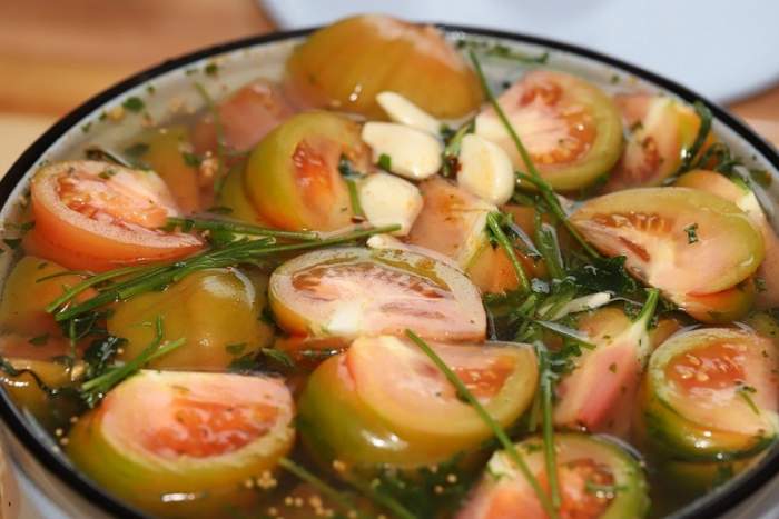 Dilly Pickled Green Tomatoes