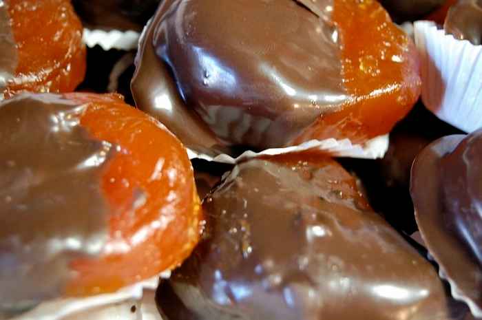 Chocolate Dipped Apricots recipe